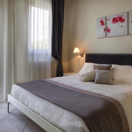 Residence Hamilton Riccione Eksteriør billede