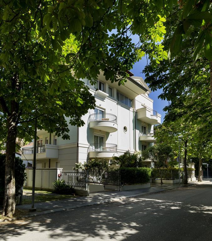 Residence Hamilton Riccione Eksteriør billede