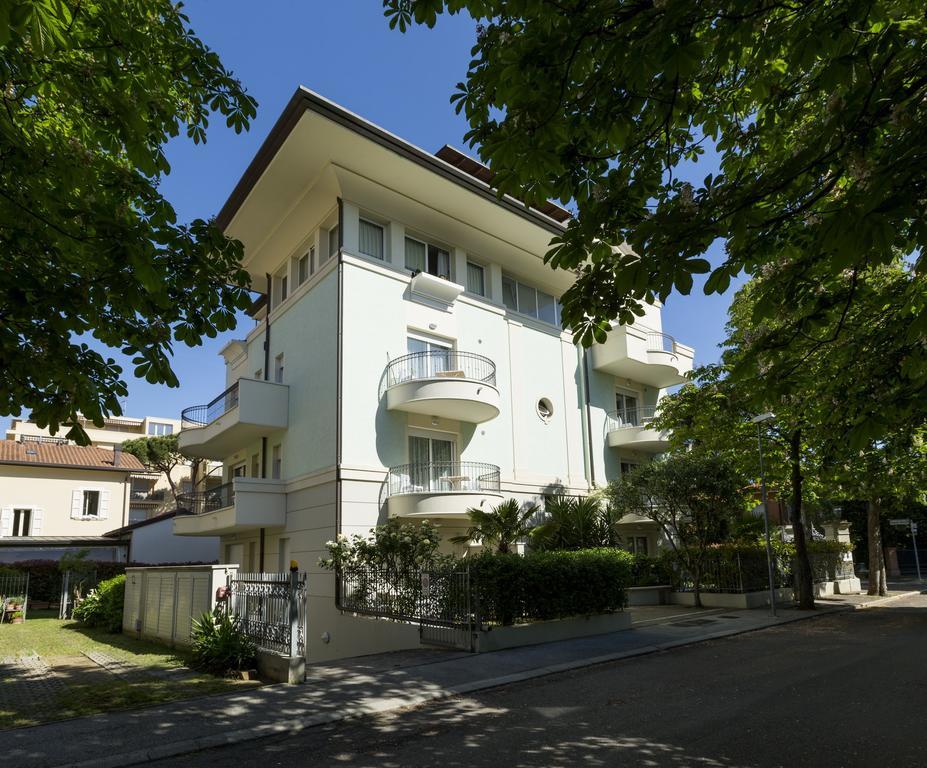 Residence Hamilton Riccione Eksteriør billede