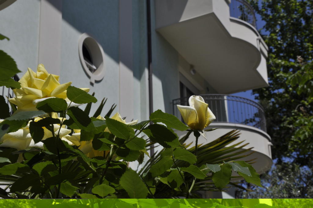 Residence Hamilton Riccione Eksteriør billede