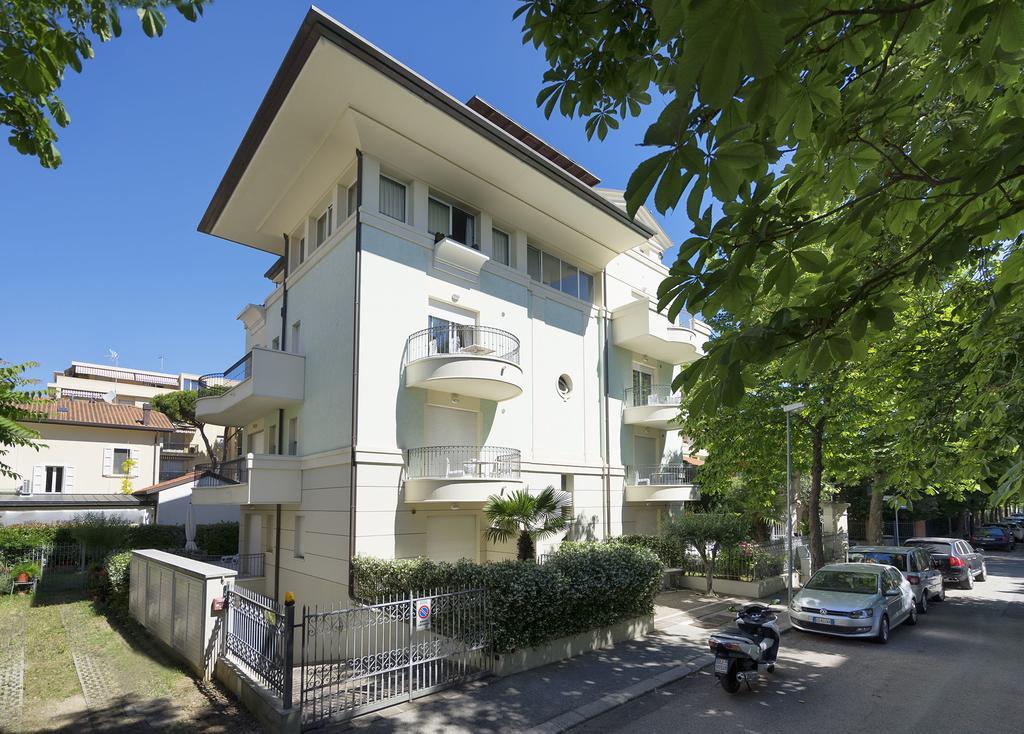 Residence Hamilton Riccione Eksteriør billede