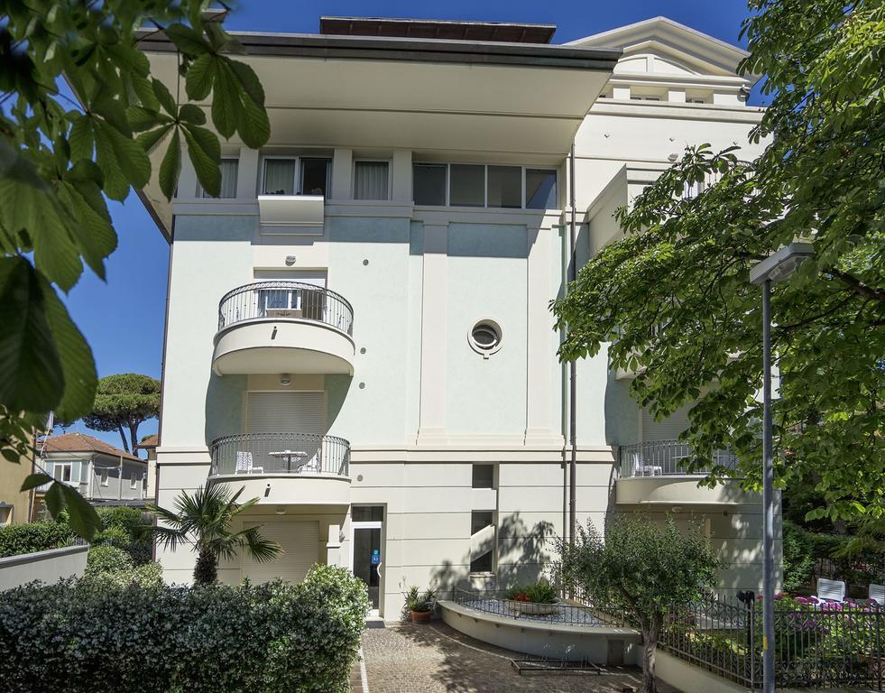 Residence Hamilton Riccione Eksteriør billede