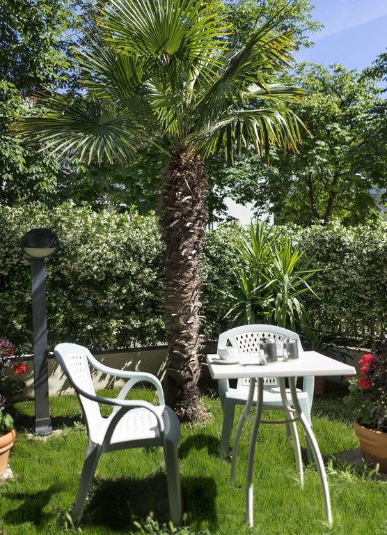 Residence Hamilton Riccione Eksteriør billede