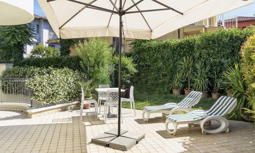 Residence Hamilton Riccione Eksteriør billede