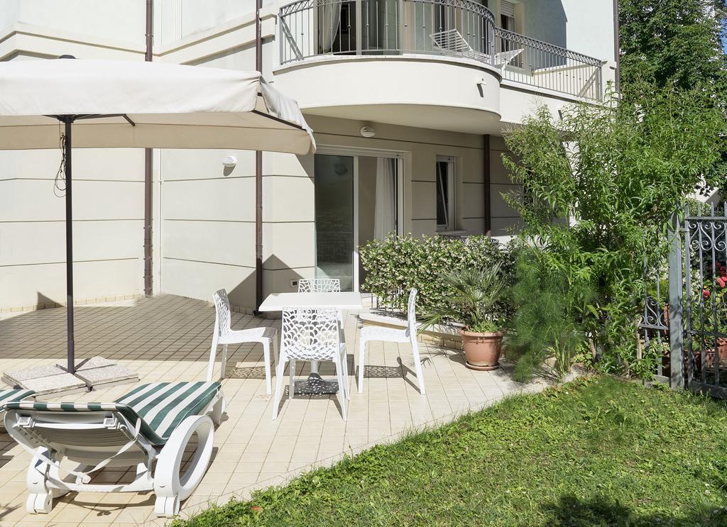 Residence Hamilton Riccione Eksteriør billede