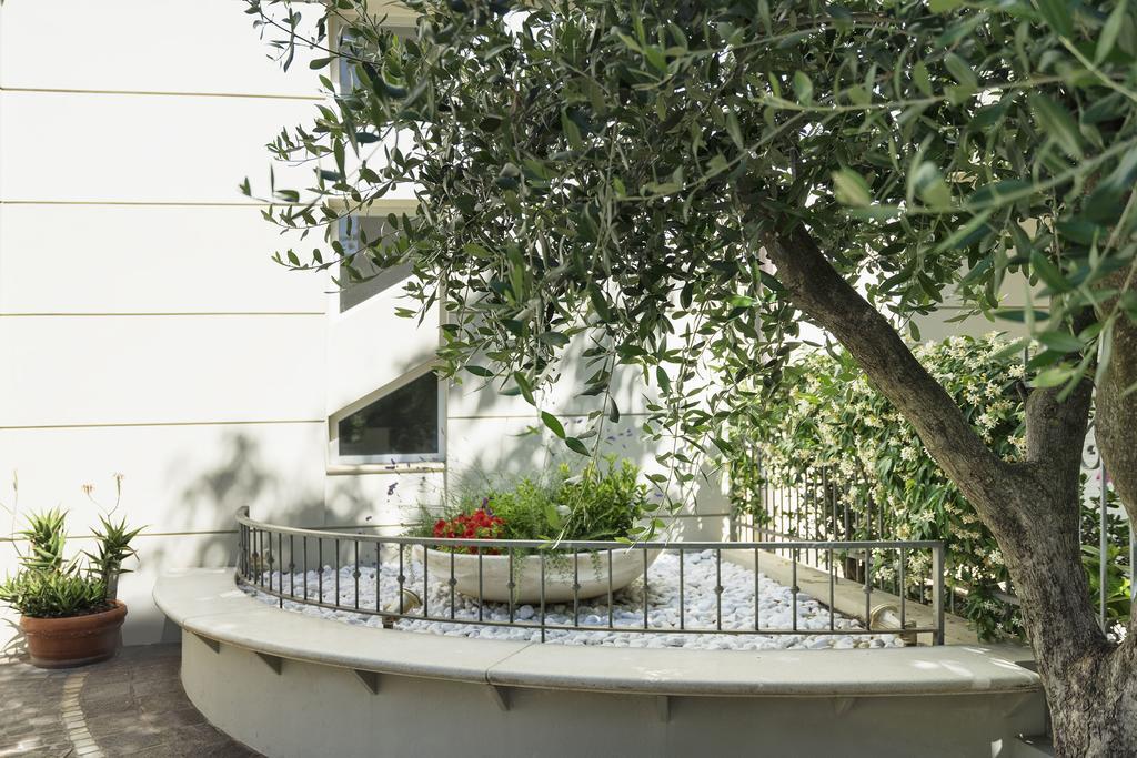 Residence Hamilton Riccione Eksteriør billede