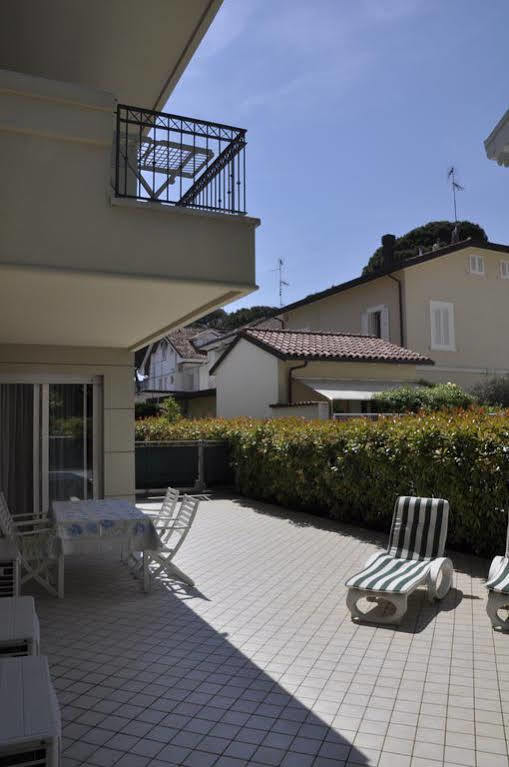 Residence Hamilton Riccione Eksteriør billede